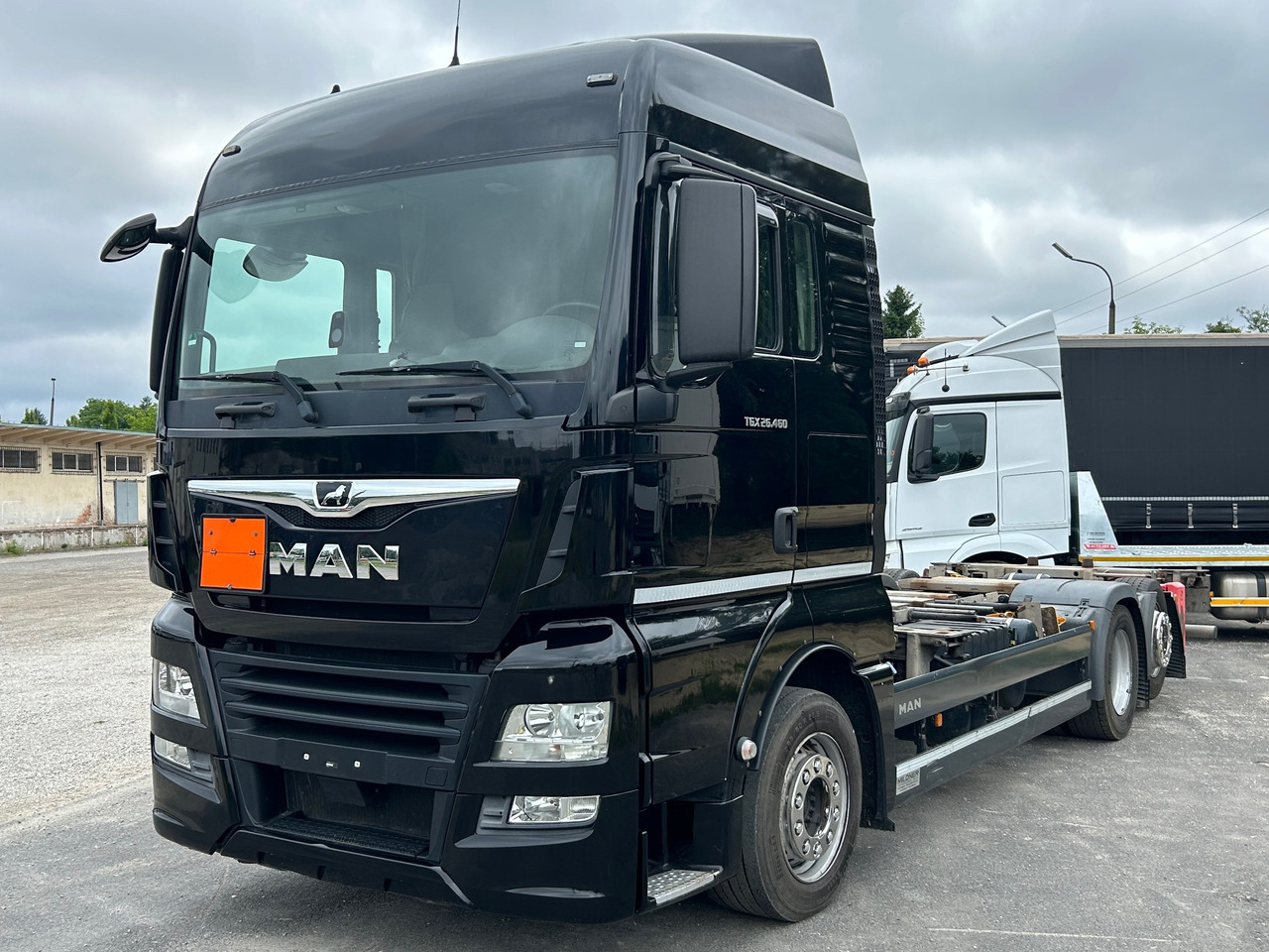 MAN TGX 26.460 / ACC / BDF MULTI / E6 / LOWDECK - Cab chassis truck: picture 1 MAN TGX 26.460 / ACC / BDF MULTI / E6 / LOWDECK - Cab chassis truck: picture 1