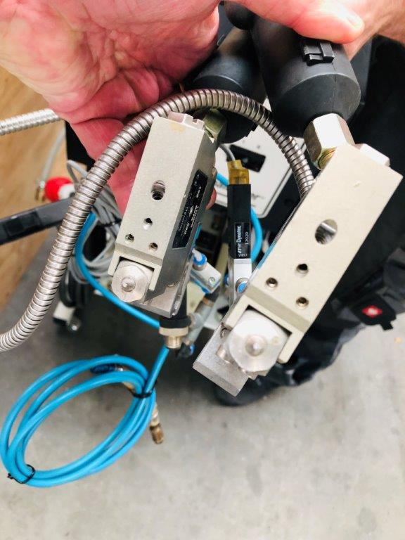 Dynatec Quattro Challenger glue melter with two application nozzles Dy 2002 control unit for 8 channels - Printing machinery: picture 4 Dynatec Quattro Challenger glue melter with two application nozzles Dy 2002 control unit for 8 channels - Printing machinery: picture 4