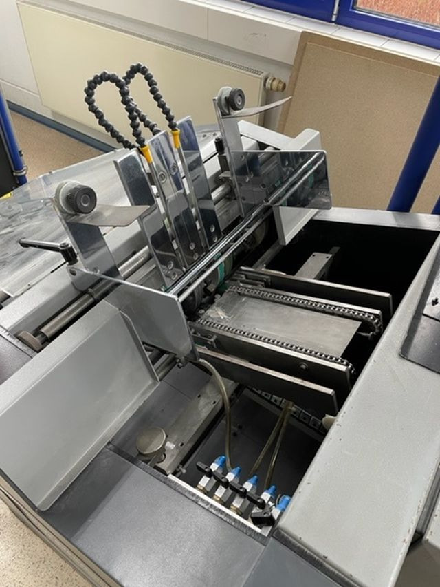 Heidelberg Saddlestitcher Stitchmaster ST 100.1 with 1+8 Feeders - Printing machinery: picture 4 Heidelberg Saddlestitcher Stitchmaster ST 100.1 with 1+8 Feeders - Printing machinery: picture 4