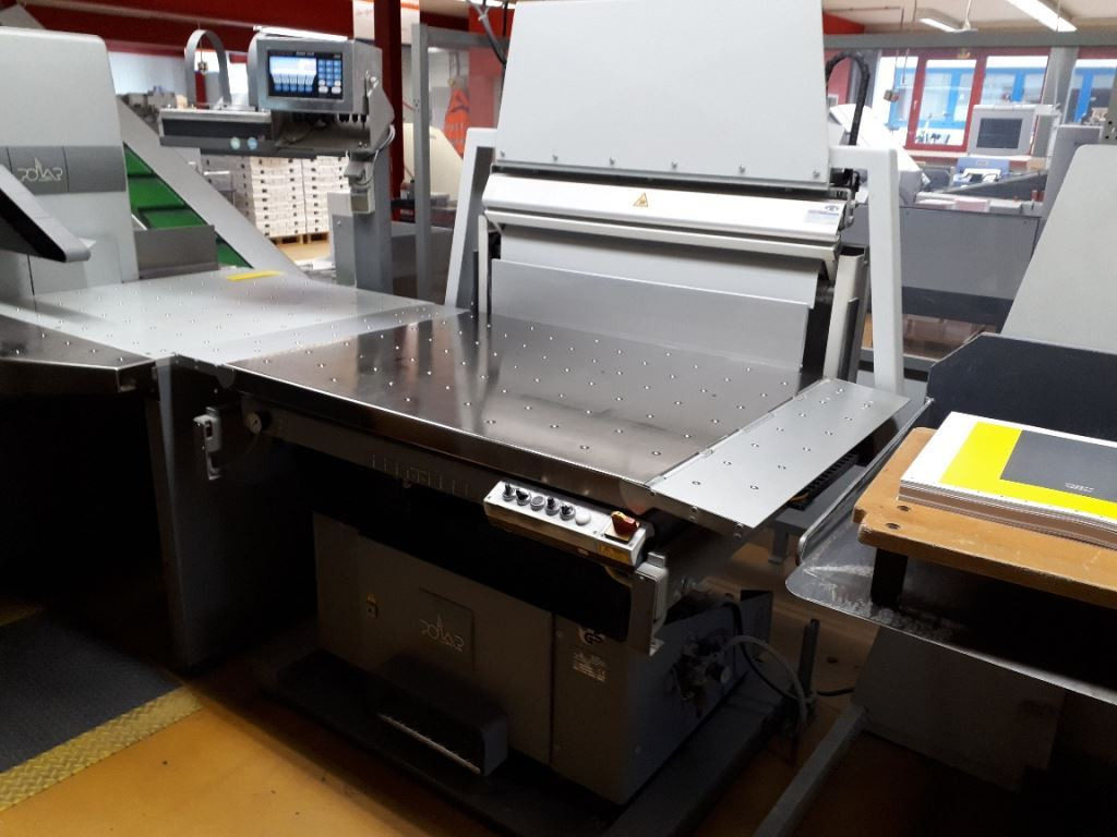 Polar 115 XT cutting line with RA-4 jogger and two LW 1000-4 and LW 1000-4-EV pile lifters and optional counting scale - Paper cutting machine: picture 4 Polar 115 XT cutting line with RA-4 jogger and two LW 1000-4 and LW 1000-4-EV pile lifters and optional counting scale - Paper cutting machine: picture 4