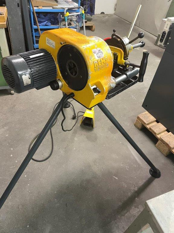 Threading machine Rems Tornado type 2010 220V, 50Hz - Metalworking machinery: picture 1 Threading machine Rems Tornado type 2010 220V, 50Hz - Metalworking machinery: picture 1