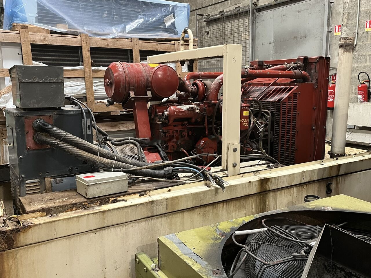 IVECO 240 kVa 8361 SRI - Generator set: picture 1 IVECO 240 kVa 8361 SRI - Generator set: picture 1