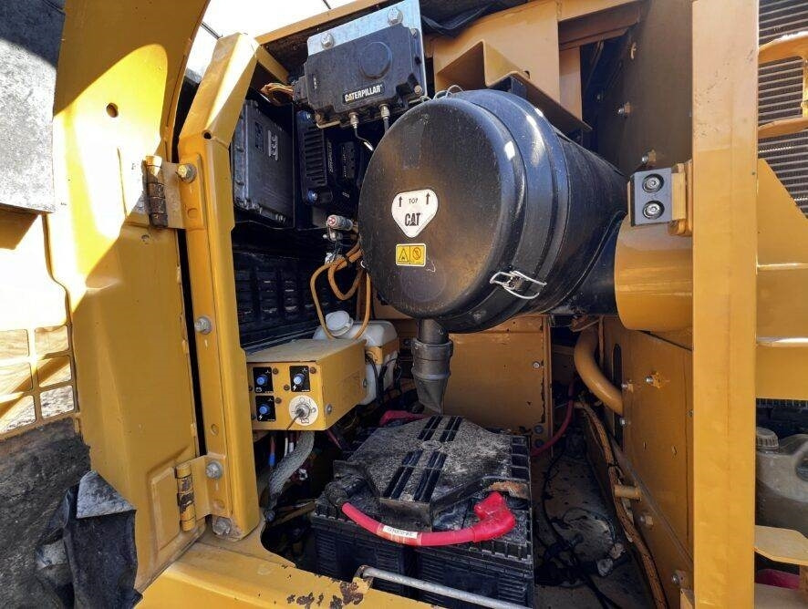 Crawler excavator CAT 329DLN video: picture 16