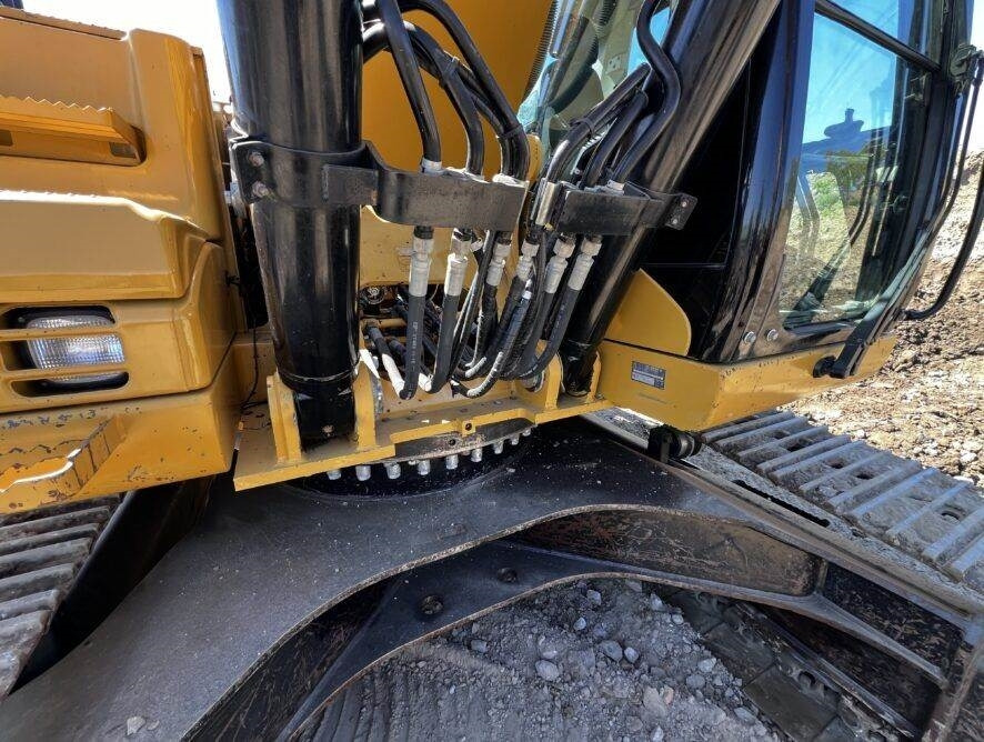 Crawler excavator CAT 329DLN video: picture 18