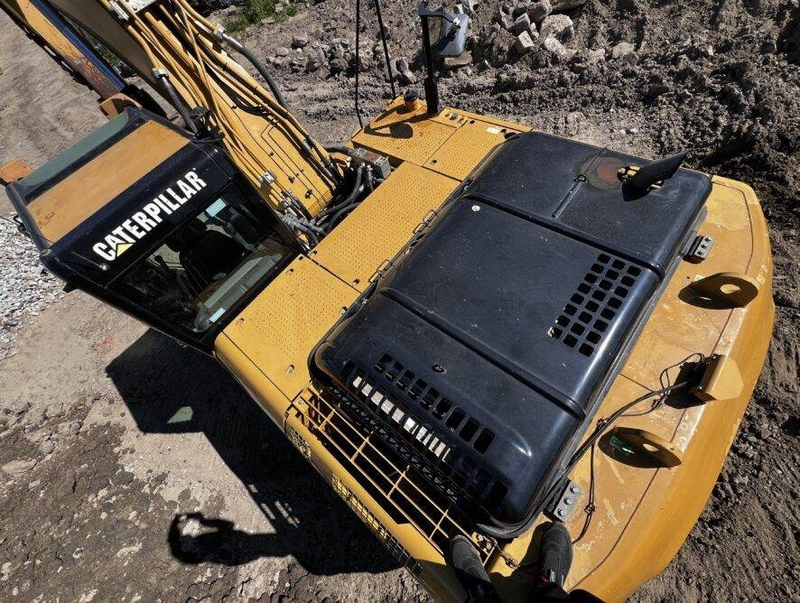 Crawler excavator CAT 329DLN video: picture 20