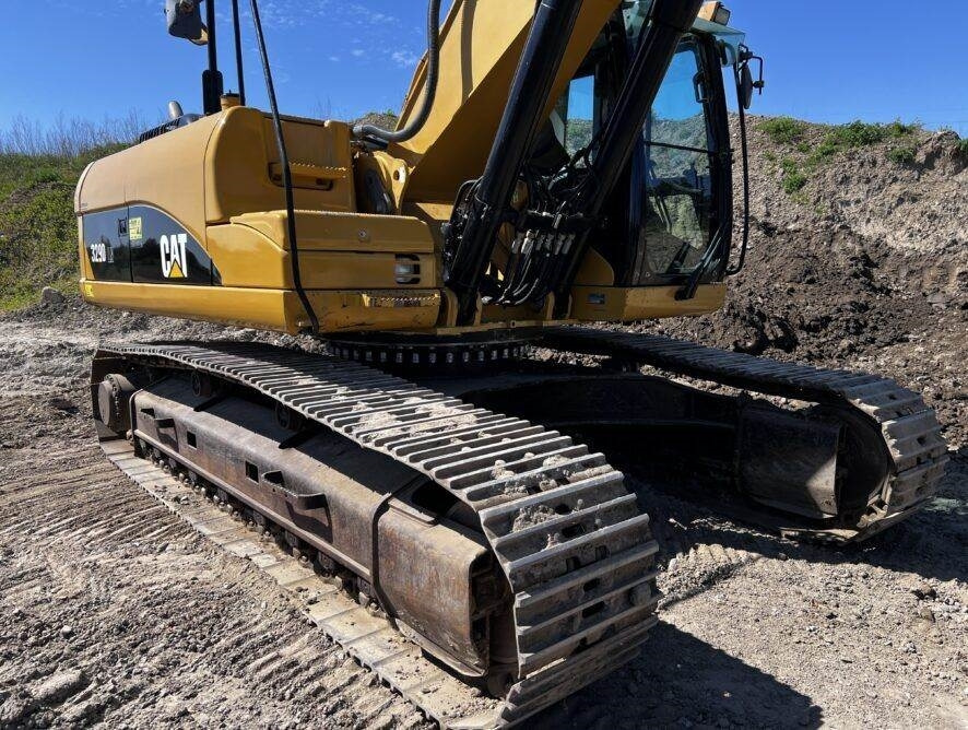 Crawler excavator CAT 329DLN video: picture 8