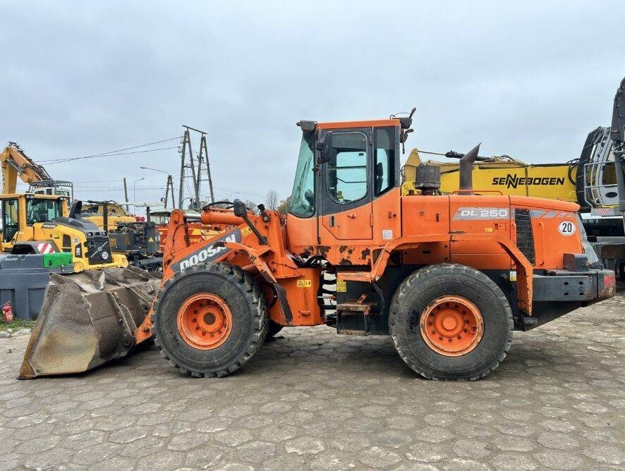 Doosan DL250 - Wheel loader: picture 3 Doosan DL250 - Wheel loader: picture 3