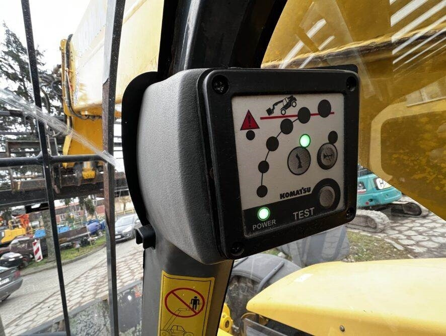 Telescopic handler Komatsu WH714 H kosz: picture 11