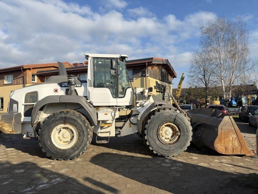 Volvo L120H - Wheel loader: picture 5 Volvo L120H - Wheel loader: picture 5