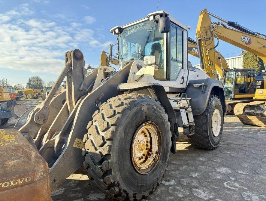 Volvo L120H - Wheel loader: picture 3 Volvo L120H - Wheel loader: picture 3