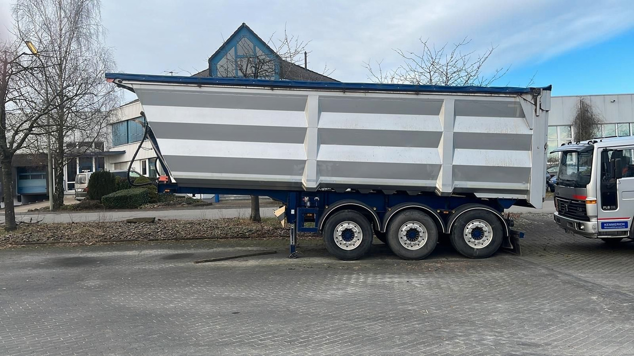 Lück SKF35 45m³ Alufelgen/Liftachse/Scheibenbremse Lück SKF35 45m³ Alufelgen/Liftachse/Scheibenbremse - Tipper semi-trailer: picture 5 Lück SKF35 45m³ Alufelgen/Liftachse/Scheibenbremse Lück SKF35 45m³ Alufelgen/Liftachse/Scheibenbremse - Tipper semi-trailer: picture 5