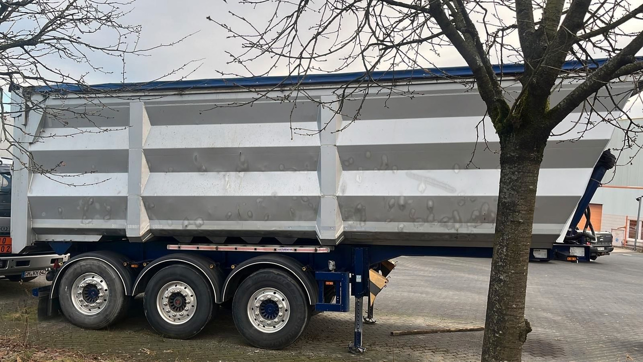 Lück SKF35 45m³ Alufelgen/Liftachse/Scheibenbremse Lück SKF35 45m³ Alufelgen/Liftachse/Scheibenbremse - Tipper semi-trailer: picture 4 Lück SKF35 45m³ Alufelgen/Liftachse/Scheibenbremse Lück SKF35 45m³ Alufelgen/Liftachse/Scheibenbremse - Tipper semi-trailer: picture 4