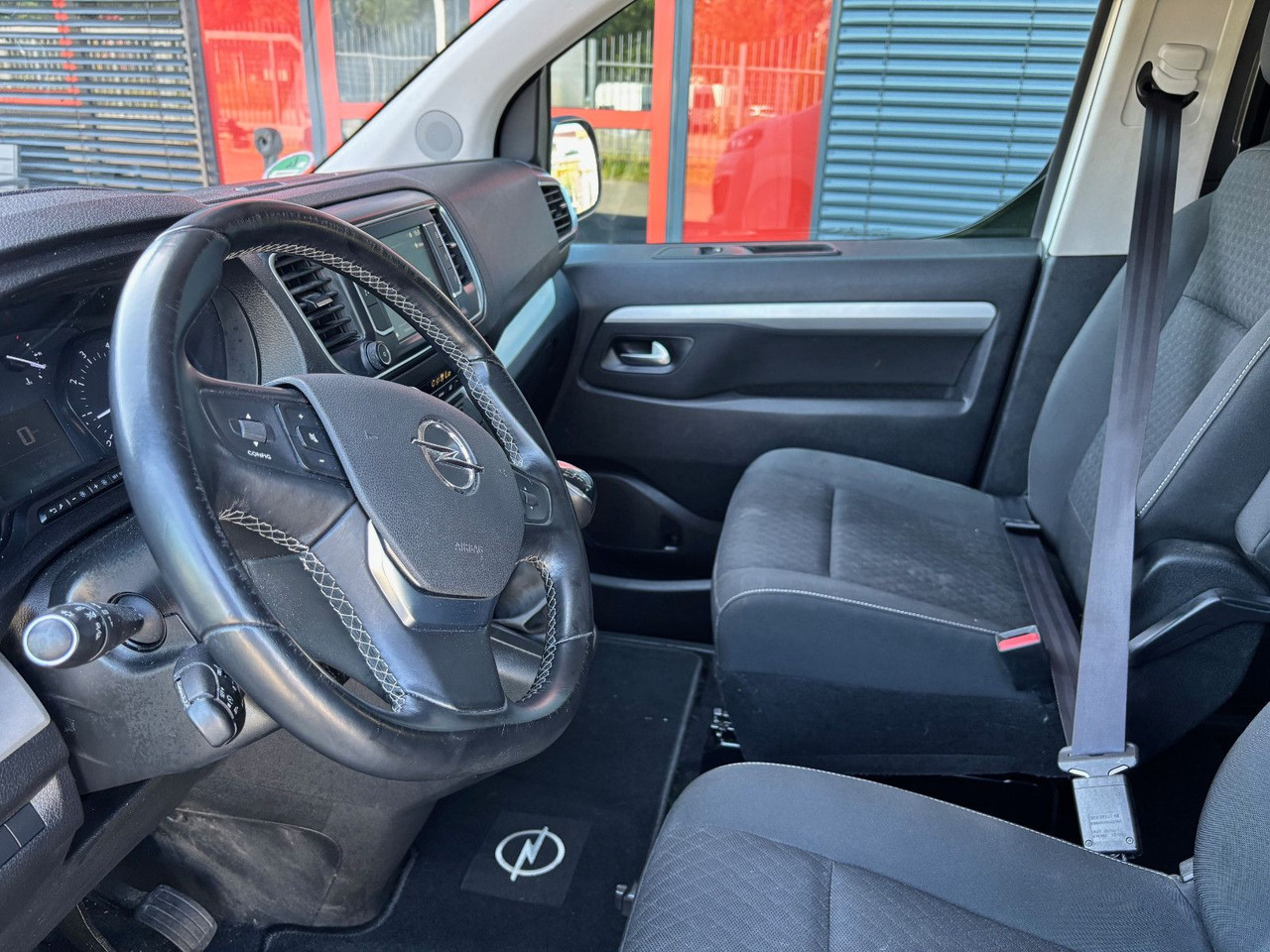 Passenger van Opel Zafira Life Edition S: picture 9