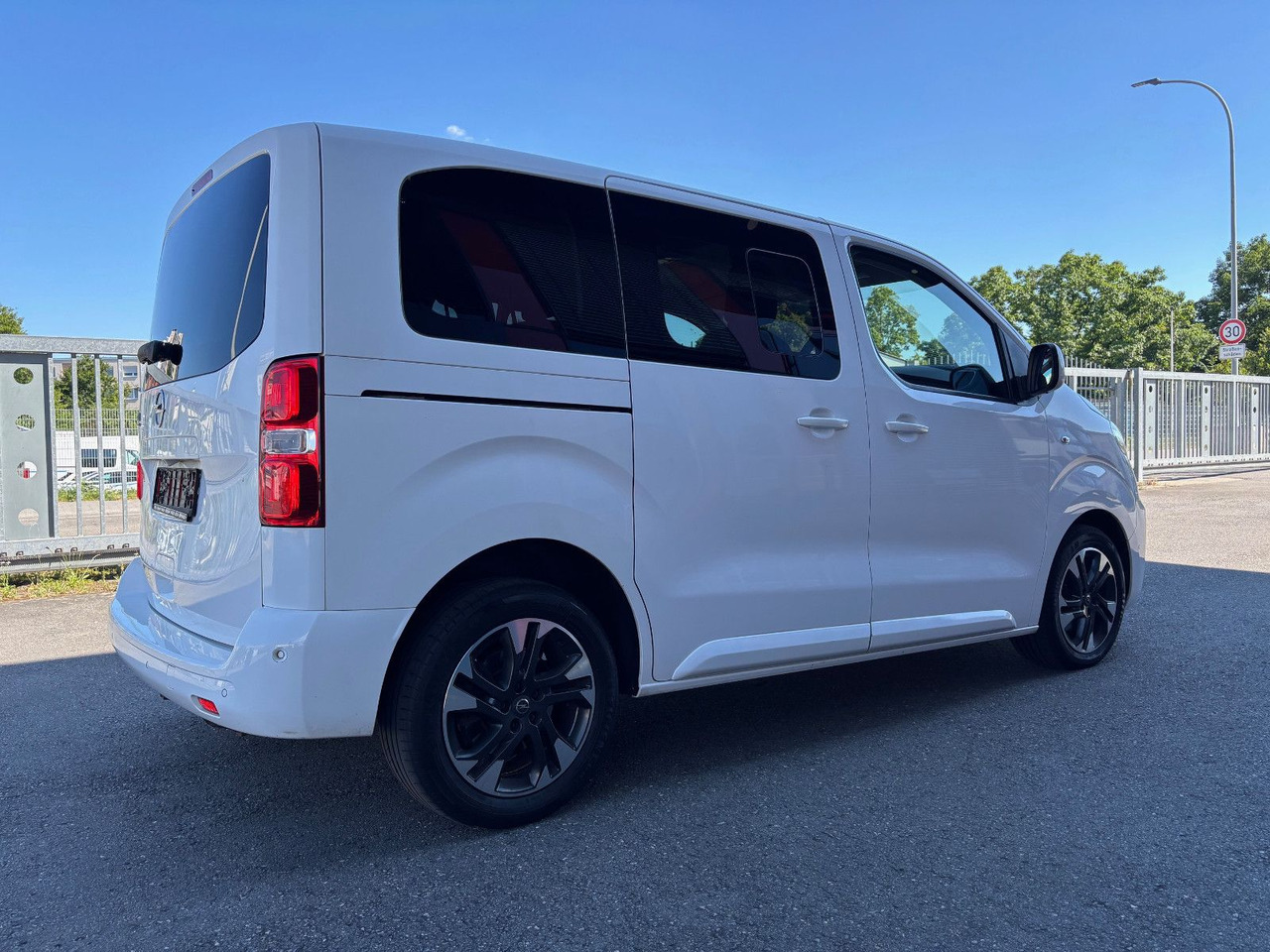 Passenger van Opel Zafira Life Edition S: picture 6