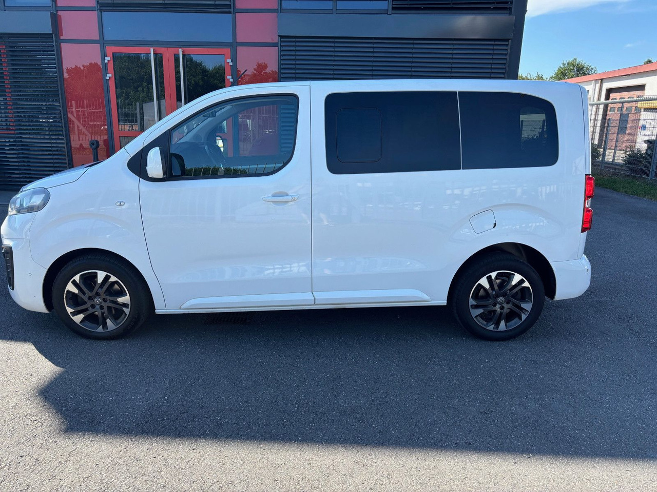 Passenger van Opel Zafira Life Edition S: picture 8