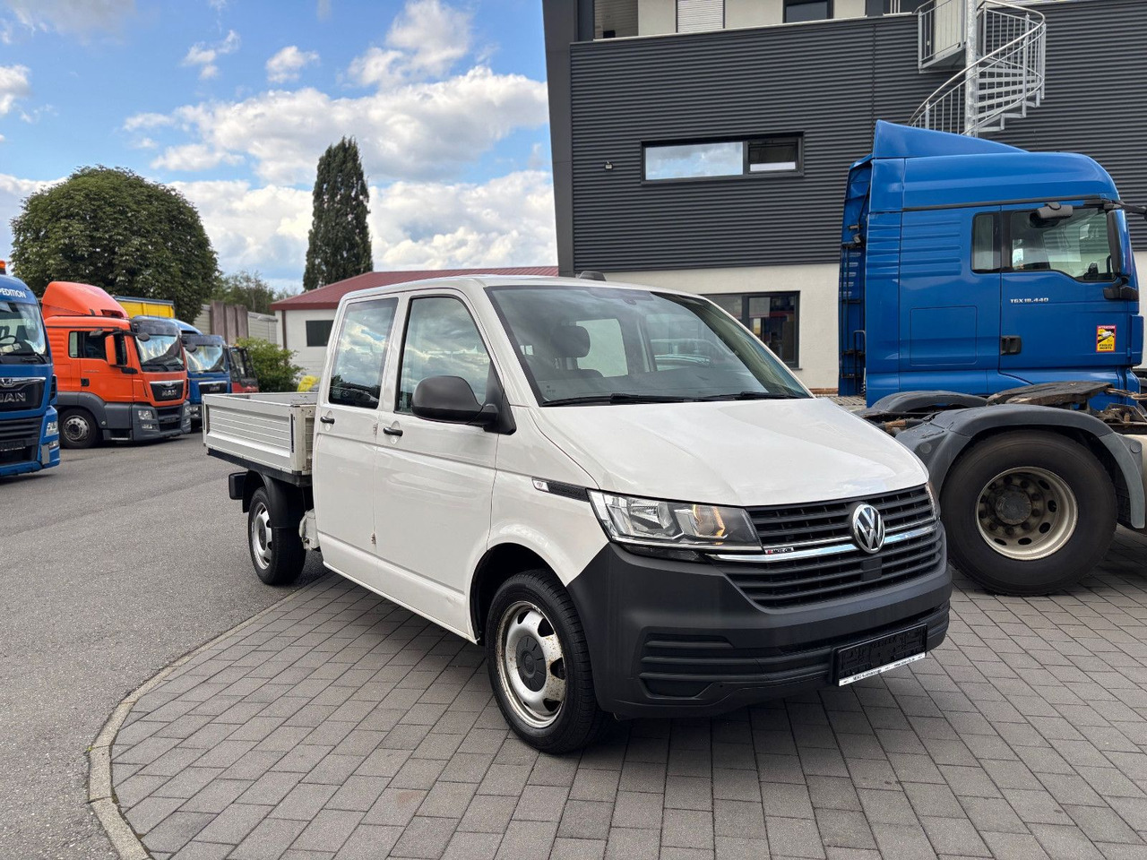 Volkswagen T6 Transporter 4Motion/150PS 2.0/DoKa/Klima - Flatbed van, Combi van: picture 1 Volkswagen T6 Transporter 4Motion/150PS 2.0/DoKa/Klima - Flatbed van, Combi van: picture 1