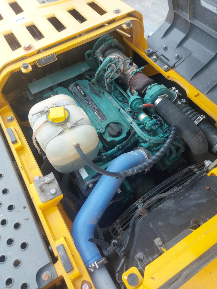 Crawler excavator Volvo EC 140 DL: picture 9