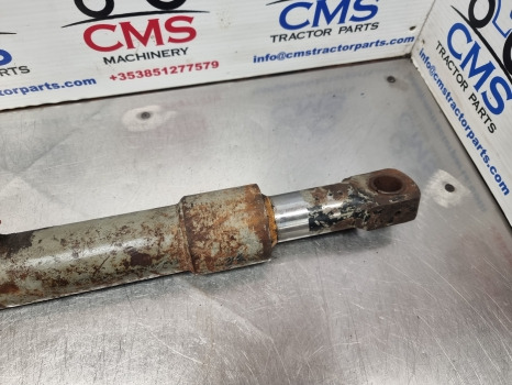 Case 1394, 1494, Hydraulic Lift Assistor Cylinder, Assistor Ram K311619, K311542 - Hydraulics: picture 5 Case 1394, 1494, Hydraulic Lift Assistor Cylinder, Assistor Ram K311619, K311542 - Hydraulics: picture 5