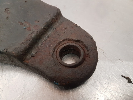 Case 5120, 5140, 5130 Hitch Arm Bracket Lhs 1974318c1, 1974318c2, 1974318c3 - Frame/ Chassis: picture 4 Case 5120, 5140, 5130 Hitch Arm Bracket Lhs 1974318c1, 1974318c2, 1974318c3 - Frame/ Chassis: picture 4