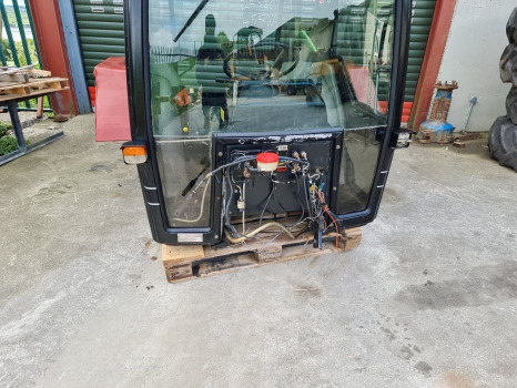 Case International 856xl, 956xl, 1056xl Complete Cab Xl, Cab N56 - Cab: picture 5 Case International 856xl, 956xl, 1056xl Complete Cab Xl, Cab N56 - Cab: picture 5