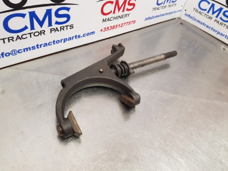 Case Maxxum Mx, Mxc, Mx100, 5140 Transmission Control Fork A190245, A183433 - Transmission: picture 3 Case Maxxum Mx, Mxc, Mx100, 5140 Transmission Control Fork A190245, A183433 - Transmission: picture 3