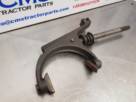 Case Maxxum Mx, Mxc, Mx100, 5140 Transmission Control Fork A190245, A183433 - Transmission: picture 4 Case Maxxum Mx, Mxc, Mx100, 5140 Transmission Control Fork A190245, A183433 - Transmission: picture 4