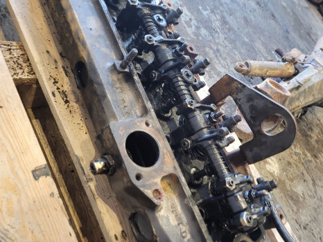 Cylinder head Claas Ares 656 John Deere 6810 Engine Cylinder Head R121608, 6005021490, Re57489: picture 8 Cylinder head Claas Ares 656 John Deere 6810 Engine Cylinder Head R121608, 6005021490, Re57489: picture 8