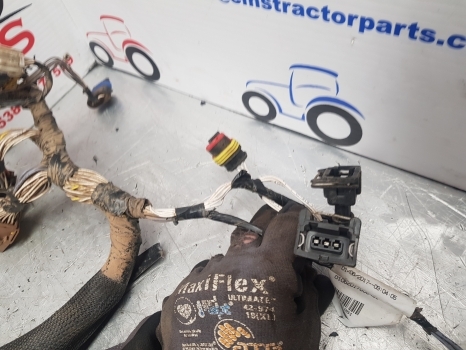 Claas Arion 640 Cab Dashboard Wiring Loom 0026081260, 0026081261, 26081260 - Cables/ Wire harness for Farm tractor: picture 3 Claas Arion 640 Cab Dashboard Wiring Loom 0026081260, 0026081261, 26081260 - Cables/ Wire harness for Farm tractor: picture 3