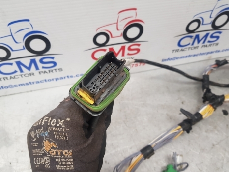 Claas Arion 640 Cab Wiring Loom 0022371370, 0022371372, 22371370, 22371372 - Cables/ Wire harness for Farm tractor: picture 5 Claas Arion 640 Cab Wiring Loom 0022371370, 0022371372, 22371370, 22371372 - Cables/ Wire harness for Farm tractor: picture 5