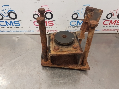 Claas Axos 340 Cx Celtis 426, 456 Cab Support Rhs 0010464551, 10464541 - Cab suspension for Farm tractor: picture 1 Claas Axos 340 Cx Celtis 426, 456 Cab Support Rhs 0010464551, 10464541 - Cab suspension for Farm tractor: picture 1
