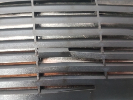 Class Arion 640, Axion 500, 600, Hexashift Roof Grille 2150510, 21505104 - Grill for Farm tractor: picture 3 Class Arion 640, Axion 500, 600, Hexashift Roof Grille 2150510, 21505104 - Grill for Farm tractor: picture 3