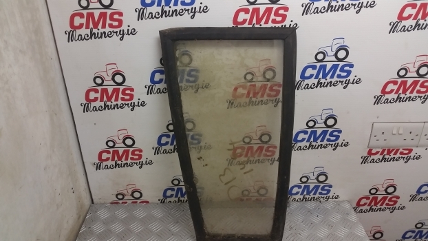 Window and parts for Farm tractor David Brown Case 1594  Front Panel Glass Right With Seal K262897: picture 1