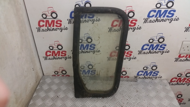 Ford 10, 600, 700, Tw S Front Panel Glass With Lhs Sealing 83925759, 83925758 - Window and parts: picture 1 Ford 10, 600, 700, Tw S Front Panel Glass With Lhs Sealing 83925759, 83925758 - Window and parts: picture 1