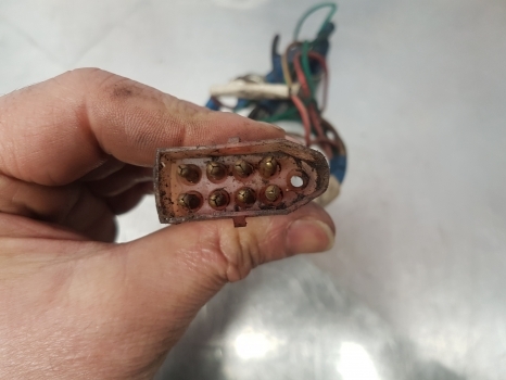 Ford 10, 6610, 5610, 4610 Series Ap Cab Wirring Loom D9nn14a104aa - Cables/ Wire harness for Farm tractor: picture 4 Ford 10, 6610, 5610, 4610 Series Ap Cab Wirring Loom D9nn14a104aa - Cables/ Wire harness for Farm tractor: picture 4