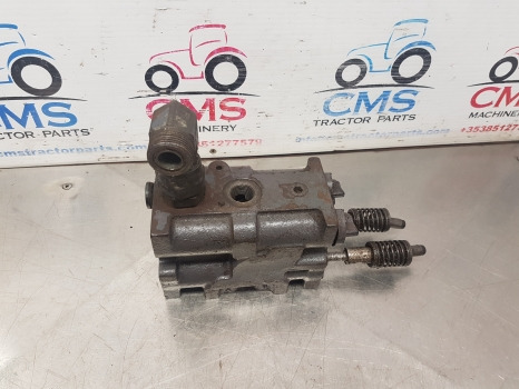 Ford 40, 10, Ts, Tw Tw5 Hydraulic Spool Valve Body Double E9nnb950bb, 81864874 - Hydraulics: picture 4 Ford 40, 10, Ts, Tw Tw5 Hydraulic Spool Valve Body Double E9nnb950bb, 81864874 - Hydraulics: picture 4