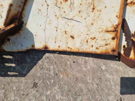 Ford 5000, 6000, 7000 Mudguard Pair As Pictures, 82008463, 82008463 - Fender: picture 4 Ford 5000, 6000, 7000 Mudguard Pair As Pictures, 82008463, 82008463 - Fender: picture 4