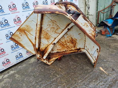 Ford 5000, 6000, 7000 Mudguard Pair Genuine, 82008463, 82008463 - Fender: picture 4 Ford 5000, 6000, 7000 Mudguard Pair Genuine, 82008463, 82008463 - Fender: picture 4