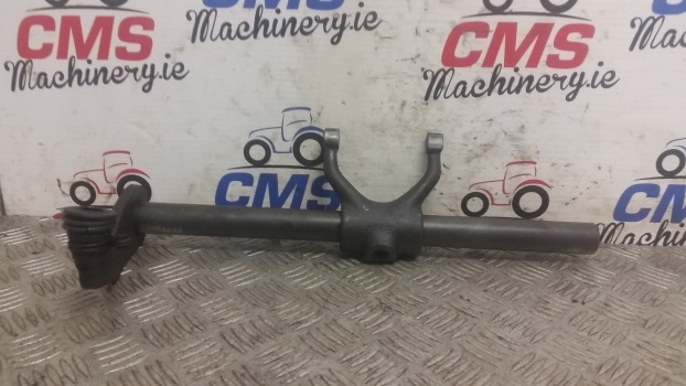 Ford 60, New Holland Tm Series Fiat F, M Series F130 Clutch Fork, Shaft 5149612 - Clutch and parts for Agricultural machinery: picture 3 Ford 60, New Holland Tm Series Fiat F, M Series F130 Clutch Fork, Shaft 5149612 - Clutch and parts for Agricultural machinery: picture 3
