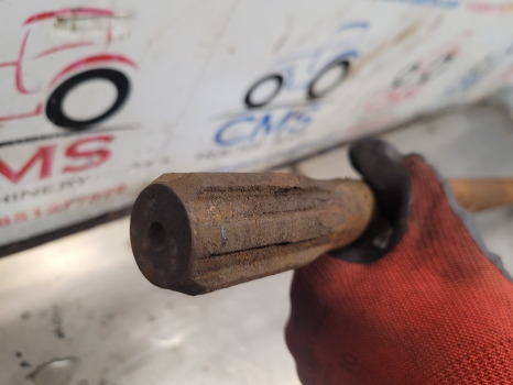 Ford 655c, 555c, 655d, 575d, 555b, 655 Front Axle Drive Shaft Car120972 - Front axle: picture 4 Ford 655c, 555c, 655d, 575d, 555b, 655 Front Axle Drive Shaft Car120972 - Front axle: picture 4