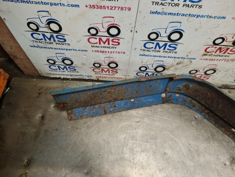 Ford 7840, 6640, 40 Series, Cab Mudguard Pair 82003106, 82003105 - Fender: picture 5 Ford 7840, 6640, 40 Series, Cab Mudguard Pair 82003106, 82003105 - Fender: picture 5