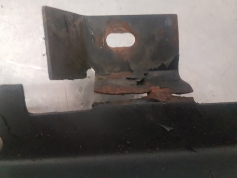 Ford 7840, 8240, 8340 Side Grill Lhs Broken Support F0nn8201ad, F0nn8201af - Grill for Farm tractor: picture 4 Ford 7840, 8240, 8340 Side Grill Lhs Broken Support F0nn8201ad, F0nn8201af - Grill for Farm tractor: picture 4