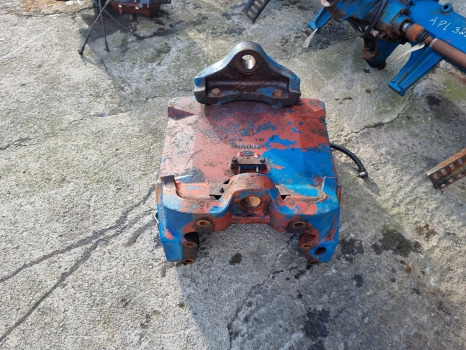 Ford 8210, 10 Series, Front Axle Support E1nn3a042aa, E6nn3a042ba, 83958365 - Front axle: picture 3 Ford 8210, 10 Series, Front Axle Support E1nn3a042aa, E6nn3a042ba, 83958365 - Front axle: picture 3