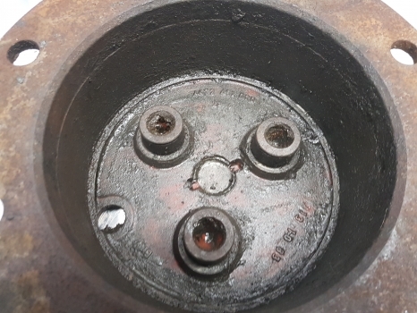 Ford Front Axle Hub Plate Hat 4472451020 - Wheel hub for Farm tractor: picture 1 Ford Front Axle Hub Plate Hat 4472451020 - Wheel hub for Farm tractor: picture 1
