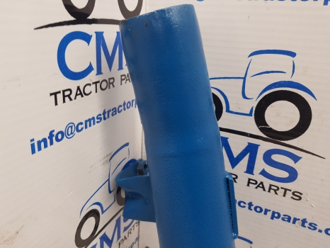 Ford New Holland Series 10, 7710, 7410, 6810, Exhaust Pipe 86533668, E1nn5246aa - Muffler/ Exhaust system: picture 5 Ford New Holland Series 10, 7710, 7410, 6810, Exhaust Pipe 86533668, E1nn5246aa - Muffler/ Exhaust system: picture 5