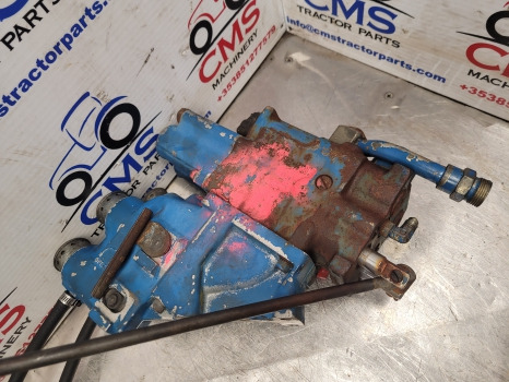 Ford New Holland Ts, 60, 10, 30, Tw, 40 Hydraulic Spool Valve Assy E9nnb950bb - Hydraulics: picture 4 Ford New Holland Ts, 60, 10, 30, Tw, 40 Hydraulic Spool Valve Assy E9nnb950bb - Hydraulics: picture 4