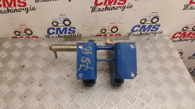 Ford New Holland Wheel Steering Support D5nn3b718b D8nn3b718ba - Steering for Farm tractor: picture 2 Ford New Holland Wheel Steering Support D5nn3b718b D8nn3b718ba - Steering for Farm tractor: picture 2