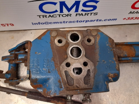Ford Tw20, Tw10, 8700, 9700 Hydraulic Auxiliary Spool Valve D8nnb950ba - Hydraulics: picture 3 Ford Tw20, Tw10, 8700, 9700 Hydraulic Auxiliary Spool Valve D8nnb950ba - Hydraulics: picture 3