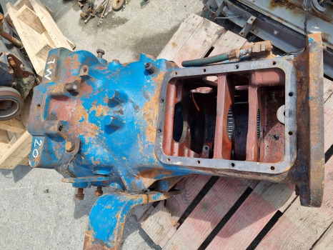Fordtw20, Tw, 700 Series, Transmission Gearbox Housing D8nn7006ca, D8nn7005ca - Gearbox: picture 2 Fordtw20, Tw, 700 Series, Transmission Gearbox Housing D8nn7006ca, D8nn7005ca - Gearbox: picture 2