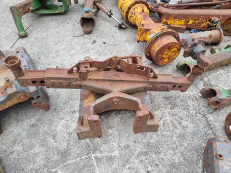 International Case 885xl, 884 85, 84 Xl Ser Front Axle With Boster 3121167r2 - Axle and parts: picture 1 International Case 885xl, 884 85, 84 Xl Ser Front Axle With Boster 3121167r2 - Axle and parts: picture 1
