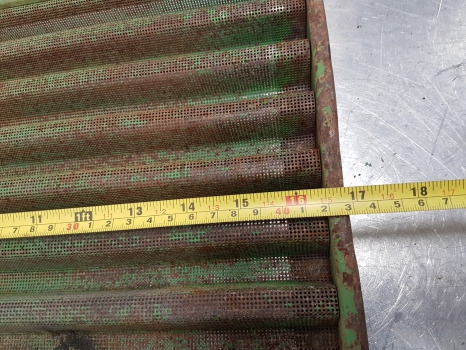 John Deere 1830, 2030, 2130, 2440, 2640 Side Grille, Grill Panel Ar72950 - Grill: picture 5 John Deere 1830, 2030, 2130, 2440, 2640 Side Grille, Grill Panel Ar72950 - Grill: picture 5